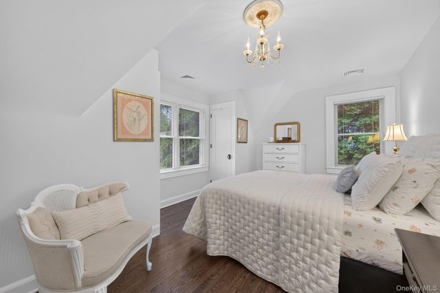 14 S Longfellow Street, Hartsdale, NY 10530