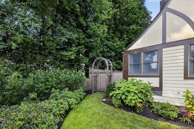 14 S Longfellow Street, Hartsdale, NY 10530