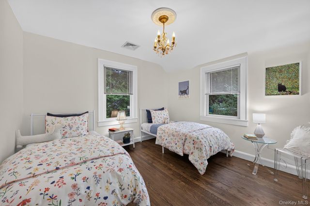 14 S Longfellow Street, Hartsdale, NY 10530