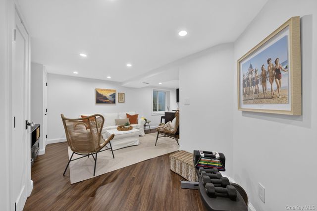 14 S Longfellow Street, Hartsdale, NY 10530