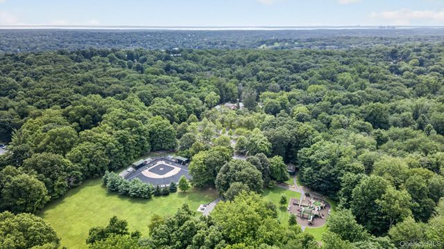 14 S Longfellow Street, Hartsdale, NY 10530