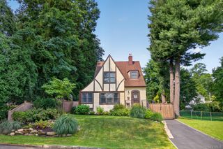 14 S Longfellow Street, Hartsdale, NY 10530