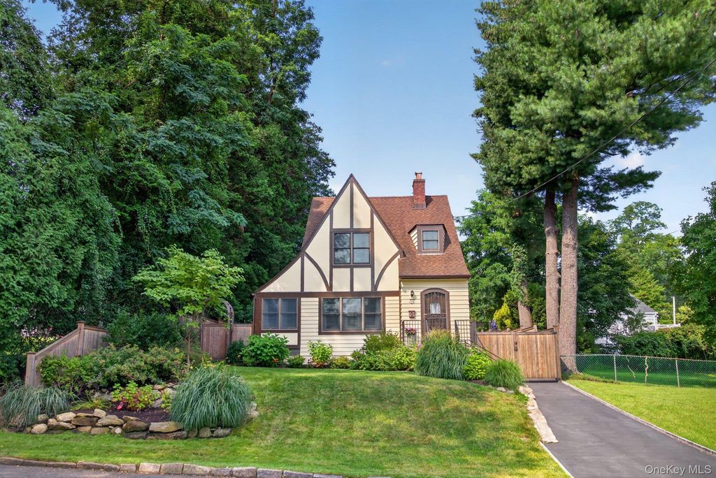 14 S Longfellow Street, Hartsdale, NY 10530 — exterior