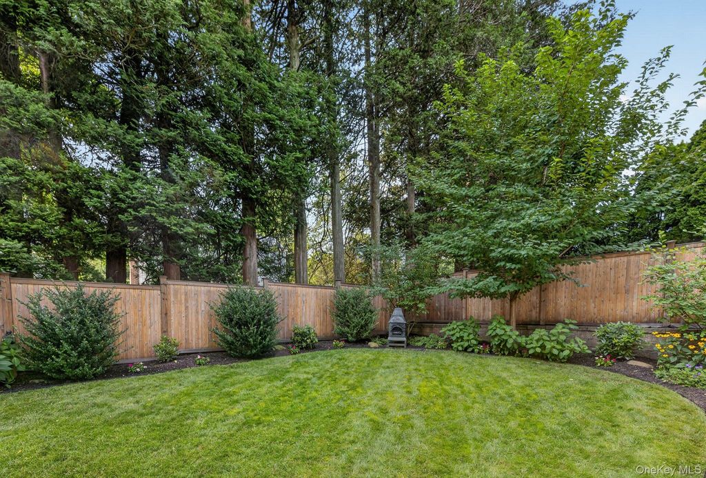 14 S Longfellow Street, Hartsdale, NY 10530 — photo 5