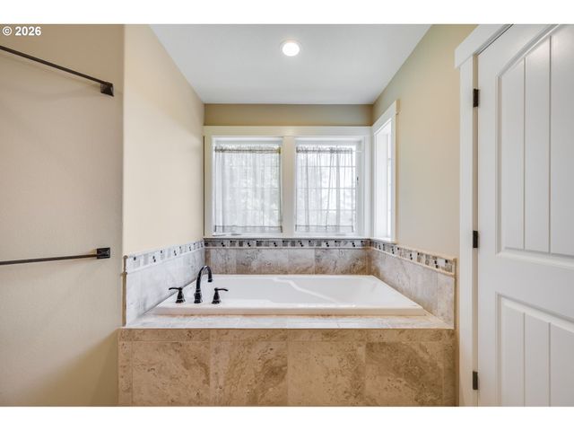 1522 N 4TH Ct, Washougal, WA 98671