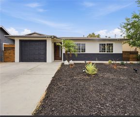 623 S Mistletoe Avenue, San Jacinto, CA 92583
