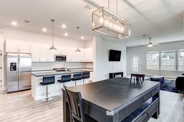 100 Patrick Herndon DR, Bastrop, TX 78602