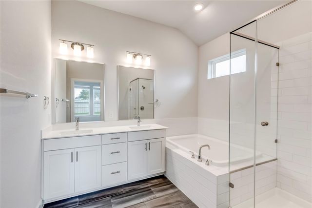 100 Patrick Herndon DR, Bastrop, TX 78602
