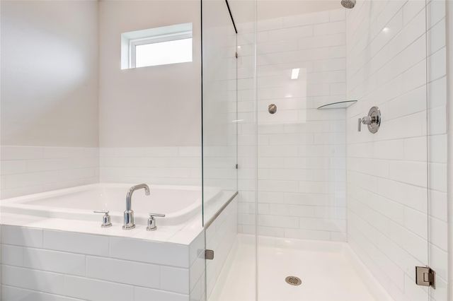 100 Patrick Herndon DR, Bastrop, TX 78602