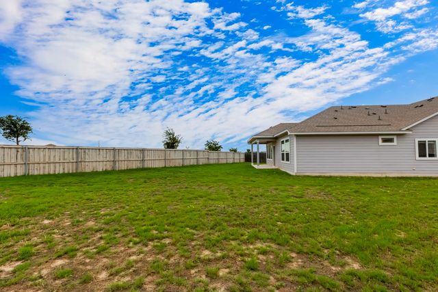 100 Patrick Herndon DR, Bastrop, TX 78602