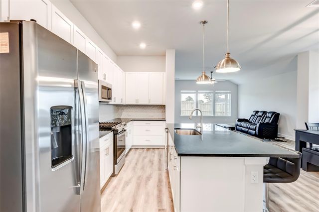 100 Patrick Herndon DR, Bastrop, TX 78602