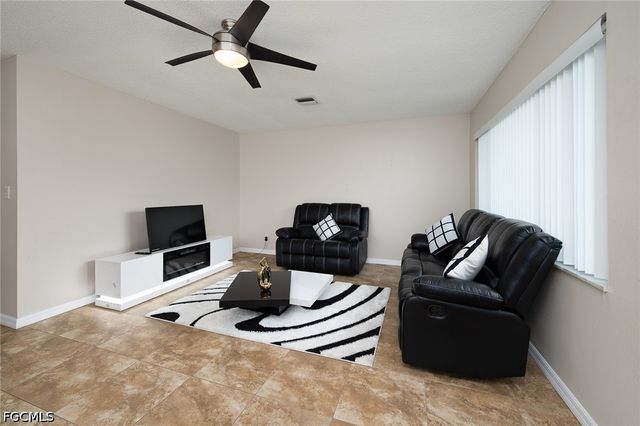 4212 SE 19th PL A, Cape Coral, FL 33904