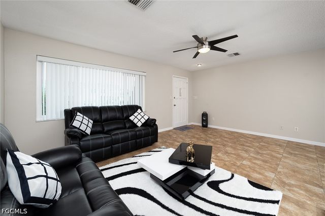 4212 SE 19th PL A, Cape Coral, FL 33904