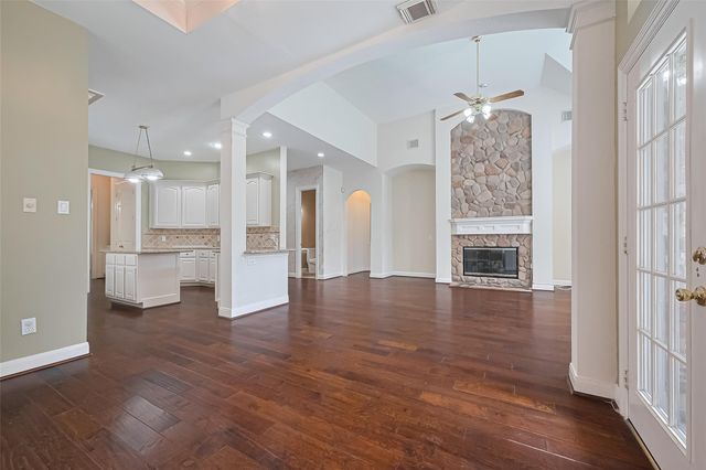 36 Watermill Place, Sugar Land, TX 77479