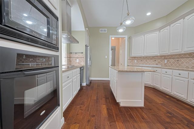 36 Watermill Place, Sugar Land, TX 77479