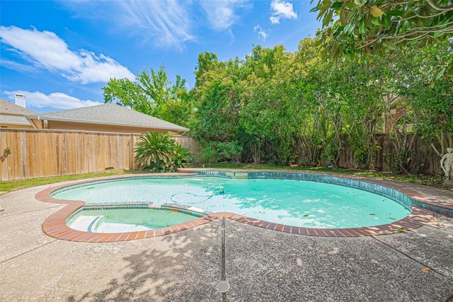 36 Watermill Place, Sugar Land, TX 77479