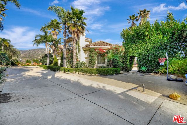 27425 Calicut Road, Malibu, CA 90265