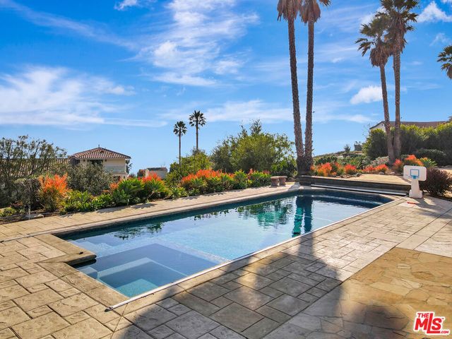 27425 Calicut Road, Malibu, CA 90265