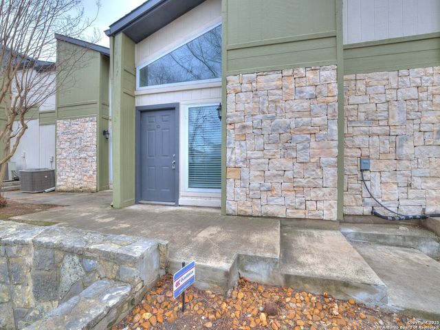 100 Lorenz Rd Apt 1504, San Antonio, TX 78209