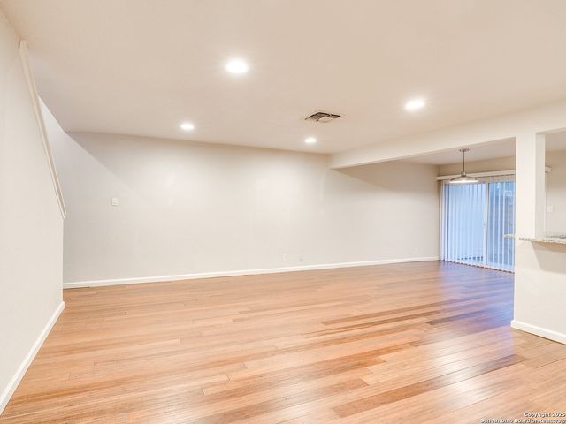 100 Lorenz Rd Apt 1504, San Antonio, TX 78209