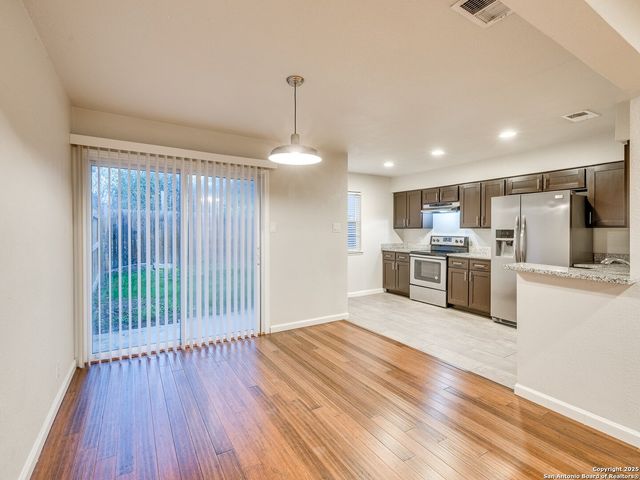 100 Lorenz Rd Apt 1504, San Antonio, TX 78209
