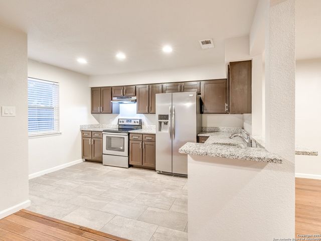 100 Lorenz Rd Apt 1504, San Antonio, TX 78209