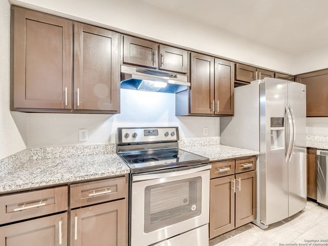 100 Lorenz Rd Apt 1504, San Antonio, TX 78209
