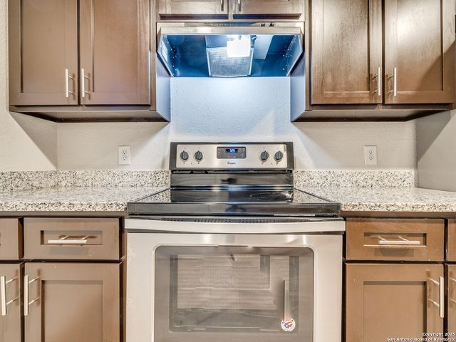 100 Lorenz Rd Apt 1504, San Antonio, TX 78209