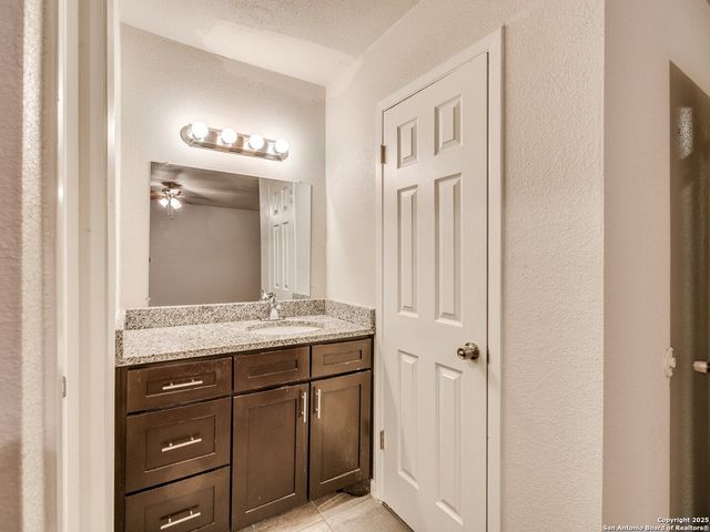 100 Lorenz Rd Apt 1504, San Antonio, TX 78209
