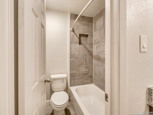 100 Lorenz Rd Apt 1504, San Antonio, TX 78209