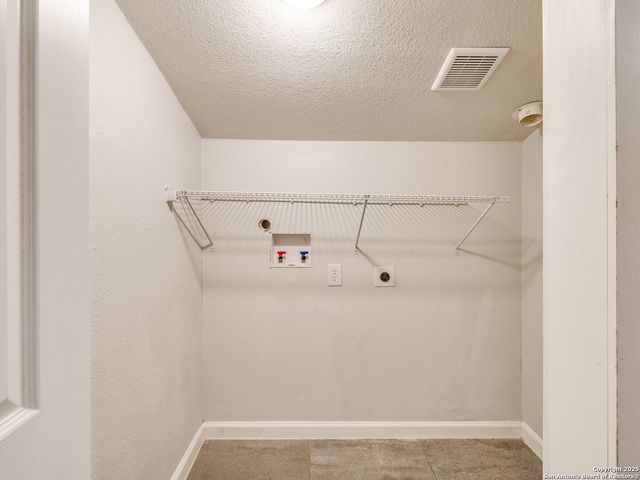 100 Lorenz Rd Apt 1504, San Antonio, TX 78209