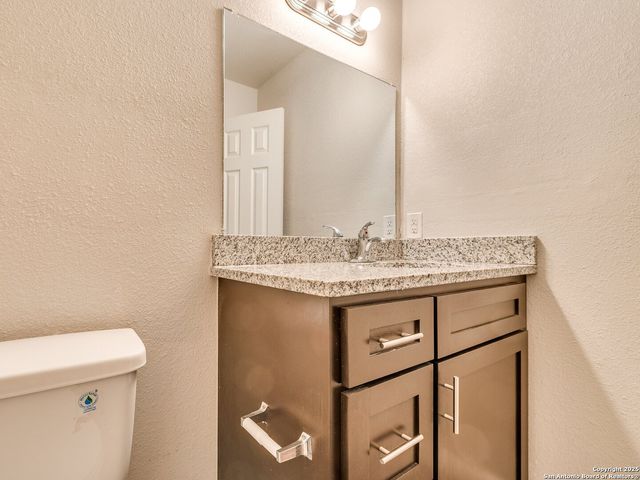 100 Lorenz Rd Apt 1504, San Antonio, TX 78209
