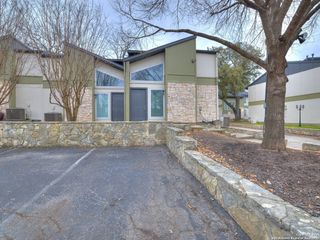 100 Lorenz Rd Apt 1504, San Antonio, TX 78209