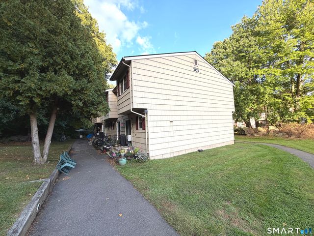 101 Ridge Road 12, Naugatuck, CT 06770