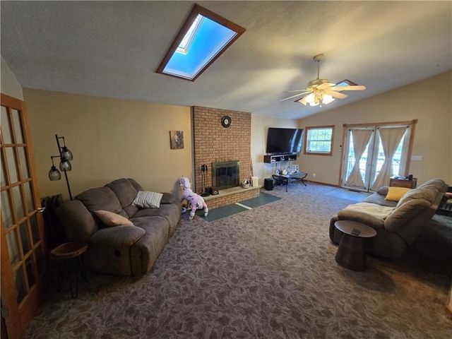 250 N Boundary St, City Of But Sw, PA 16001