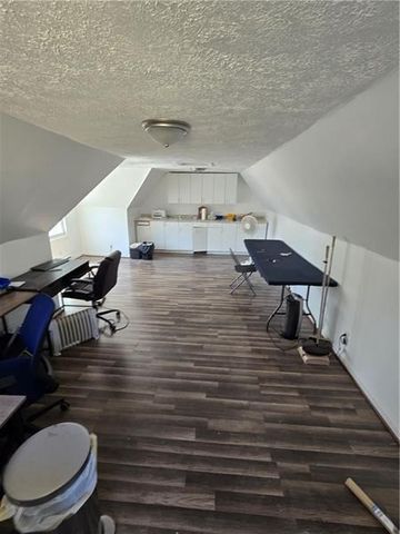 250 N Boundary St, City Of But Sw, PA 16001