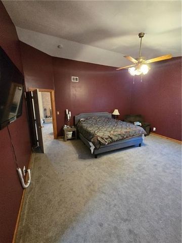 250 N Boundary St, City Of But Sw, PA 16001