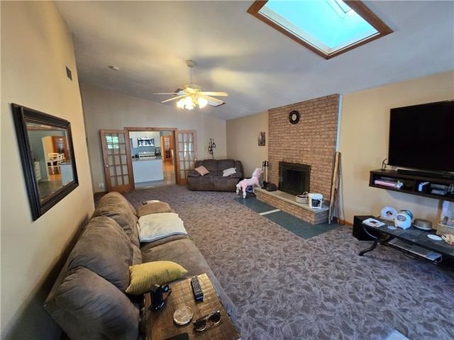 250 N Boundary St, City Of But Sw, PA 16001