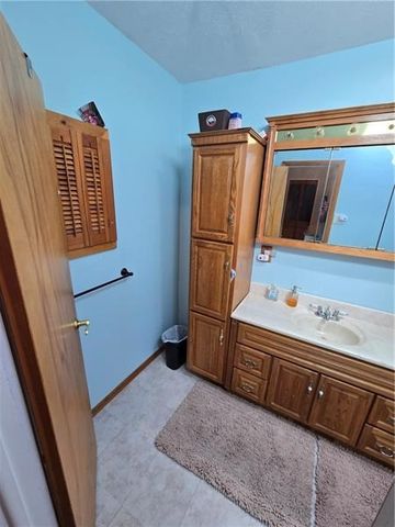 250 N Boundary St, City Of But Sw, PA 16001