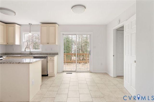 5609 Chatmoss Rd, Midlothian, VA 23112