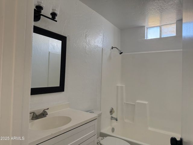 13221 N 21st Place 7, Phoenix, AZ 85022