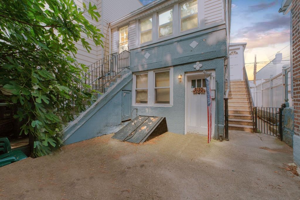 2123 W 9th Street, Brooklyn, NY 11223