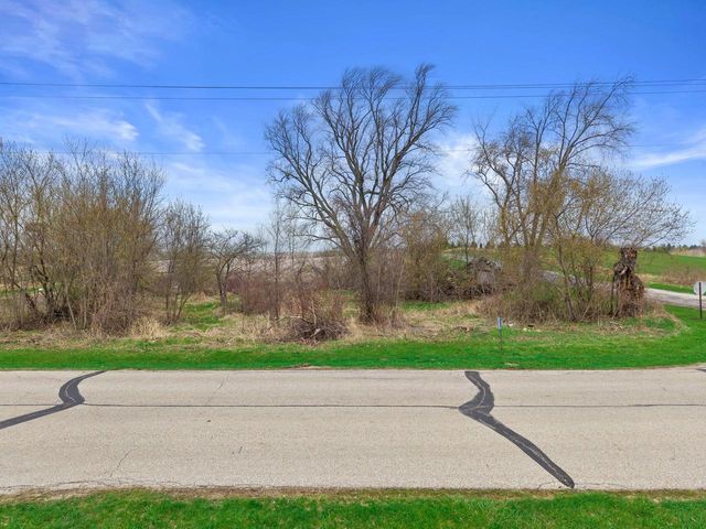 7293 Aurora ROAD, West Bend, WI 53090