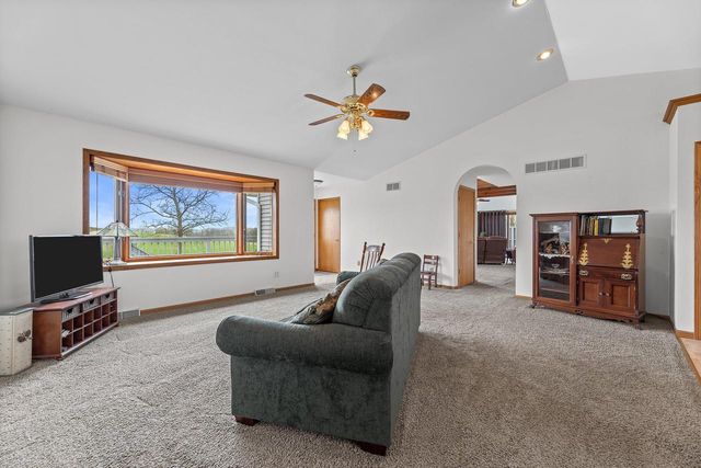 7293 Aurora ROAD, West Bend, WI 53090
