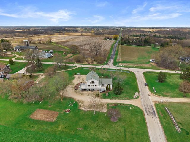 7293 Aurora ROAD, West Bend, WI 53090