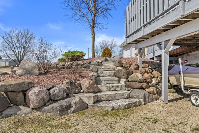 7293 Aurora ROAD, West Bend, WI 53090