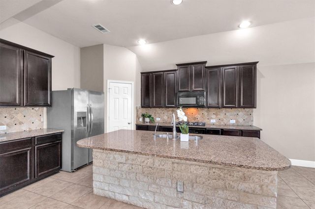 9515 Alabaster Oaks Lane, Humble, TX 77396