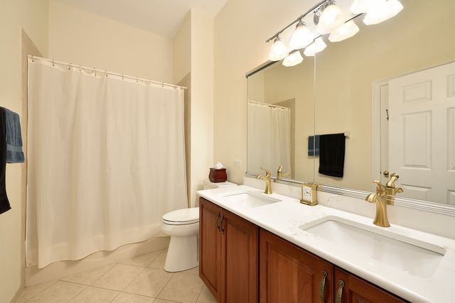 907 Middleton Lane, Inverness, IL 60010