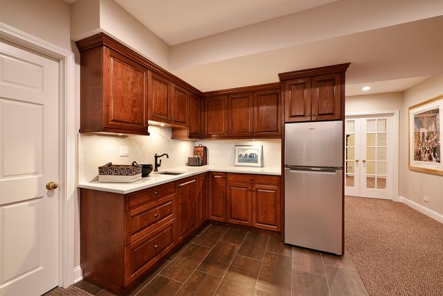 907 Middleton Lane, Inverness, IL 60010