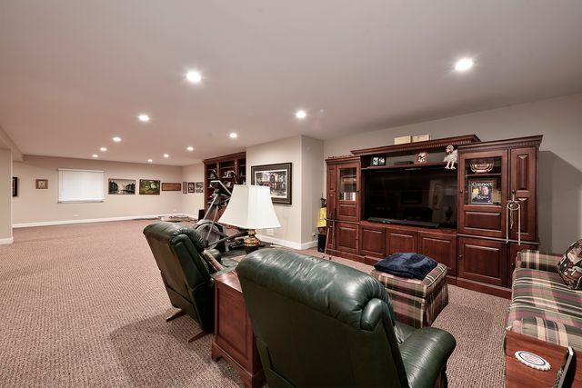 907 Middleton Lane, Inverness, IL 60010